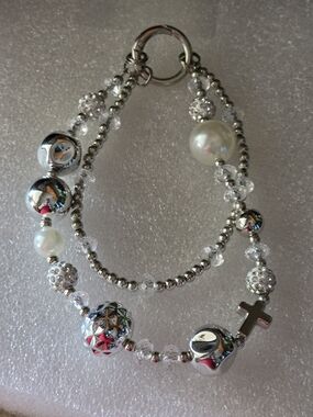 Silver and Pearl Multi-Strand Wristlet For Phone.